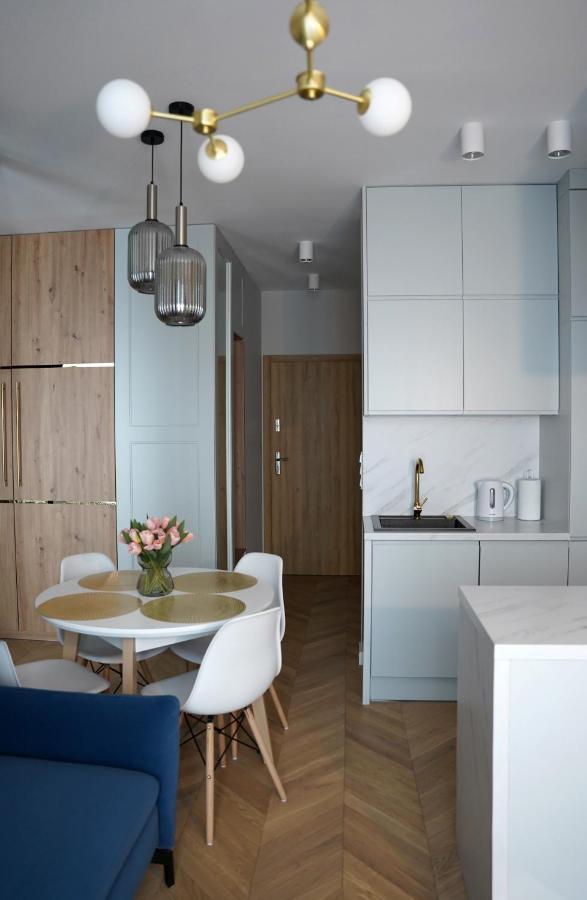 Apartamenty Metro Targowek 27 Warsaw Ngoại thất bức ảnh